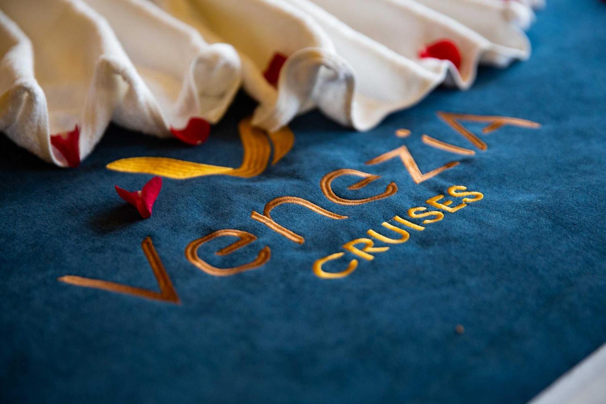 Venezia Boutique Cruises - Catba Island Hotell Chan Chau Eksteriør bilde