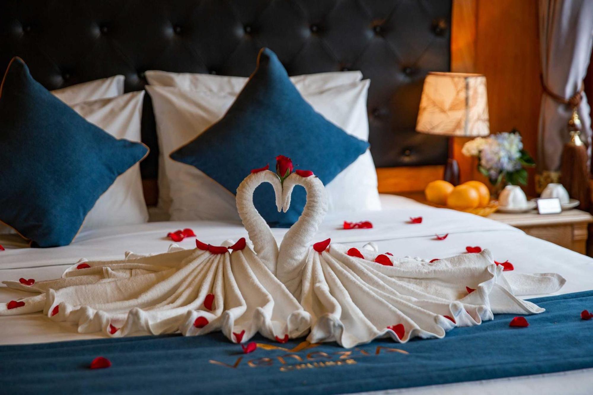 Venezia Boutique Cruises - Catba Island Hotell Chan Chau Eksteriør bilde