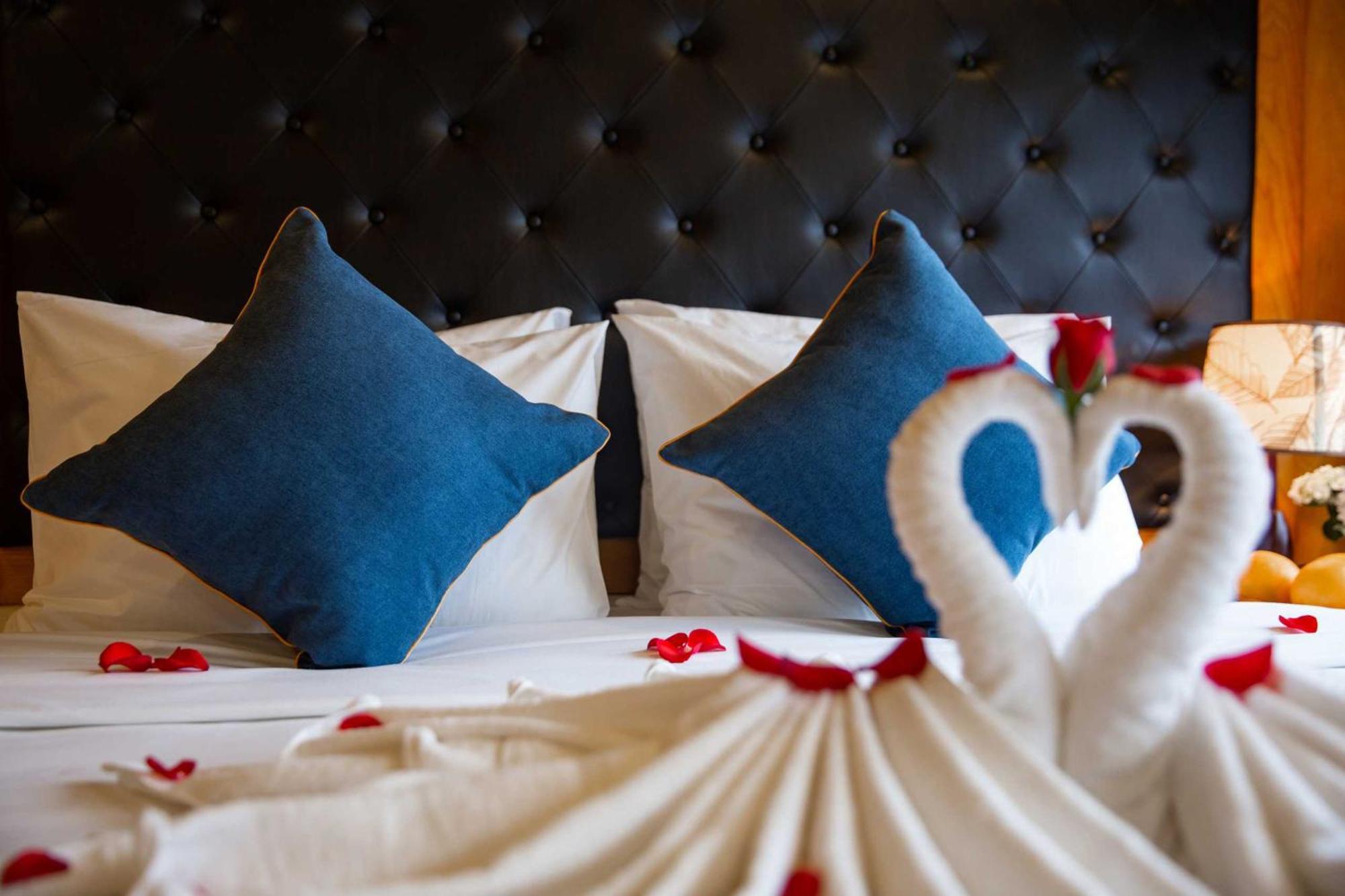 Venezia Boutique Cruises - Catba Island Hotell Chan Chau Eksteriør bilde